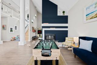 Relax & Play Luxe 3 BR Escape w Pool & Games - 7