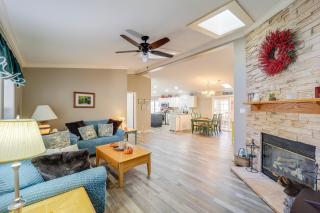 Hike and Bike in Beech Mtn Resort Pet-Friendly Home - Beech Mountain - 7