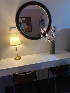 King-size Bed Makati Condo - Manila - 1