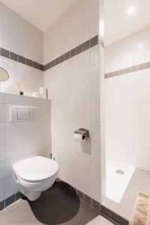 Spacious room in modern central apartment - Brussels - 6