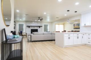 Cozy house w putting green mtn views BBQ - Fountain Hills - 4