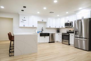 Cozy house w putting green mtn views BBQ - Fountain Hills - 3