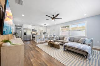 The Shark Tank Cocoa Beach - 2 2BR Units - 4BR Total - Each Unit Sleeps 5 - Walk to Beach & Downtown - 1