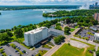 DoubleTree by Hilton Hotel Niagara Falls New York - Niagara Falls - 9
