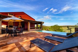 Fazenda centenária com piscina e cachoeira - - 7