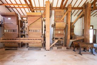 Fazenda centenária com piscina e cachoeira - 2