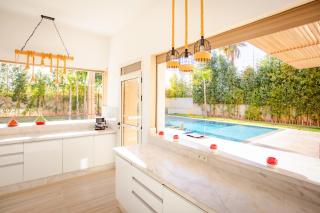 Villa 5 Suites Modern with Ping Pong table and Heated Swimming pool - 8