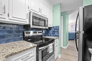 Ocean View Ground Floor Pool and Hot Tub - Myrtle Beach - 2