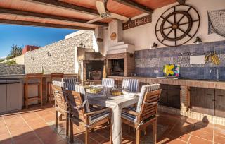 5 Bedroom Gorgeous Home In Los Barrios - 2