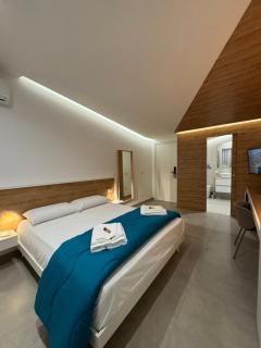 Space Tower Rooms - Naples - 9