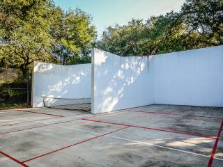 Tropical Oasis Steps from Car-Free Beach! Sea Woods Condo 114 - 5
