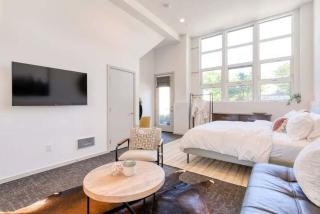 Modern Ballard Townhome with Rooftop Views - Seattle - 4