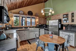 Rustic Cabin Wood Fireplace & Large Deck - Great Valley - 9