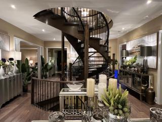 French Chateau Mansion In Richmond Hill - Richmond Hill - 2