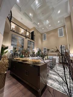 French Chateau Mansion In Richmond Hill - Richmond Hill - 1
