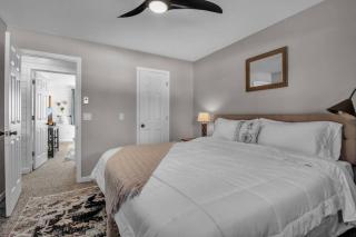 Modern Townhome with Decks Fireplace & Mountain Views - Ellicottville - 4