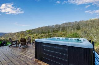 Magnificent Chalet Sweeping Views and Hot Tub - Ellicottville - 3