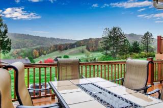 3-Bed Family Townhouse with Scenic Views & Patio - 3