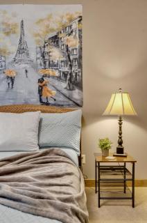 Luxurious 3-Bedroom Townhouse Walk to Village - 3