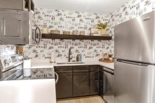 Ski In Ski Out 3-bed 2-bath Condo King Bed - 9
