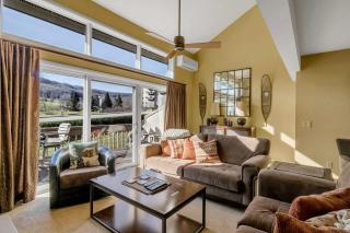 Family Townhome Steps to Holiday Valley Scenic Views & Patio - Ellicottville - 0