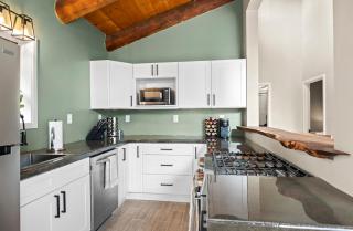 King Bed, Hot Tub, Fast Wifi - Flagstaff - 5