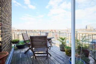 The Walterton Sanctuary - Bright 3 Bed Flat - 3