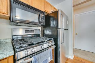2 Blocks to Higgins Lake Pet-Friendly Family Home - Roscommon - 2