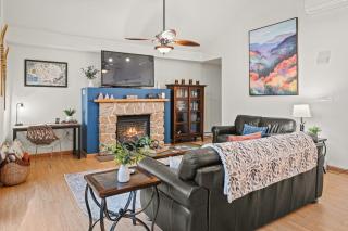 Mews Mountain House by AvantStay Walk to Beach Hot Tub Game Room - Albrightsville - 3