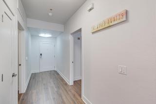 Cozy Marina 2Bed2Bath Units Pool Gym Jacuzzi Free Parking - Los Angeles - 2