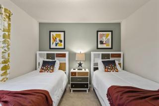 Windsor Westside Vivid 5BR Haven, Pool, By Disney - 4