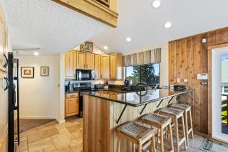 Timeless Tides - Oceanfront Retreat! Amazing Deck & Hot Tub on Car Free Beach 5807S - New Smyrna Beach - 7