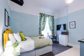 Victoria Park Studio 2 - Town Centre Gem, Free Parking, Netflix & Amazon Prime - Leamington Spa - 9