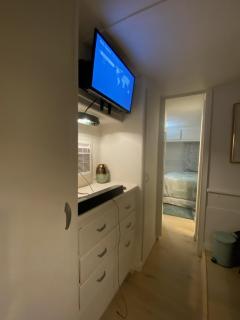 Cozy 1-bedroom mobile home with WiFi, AC in charming Silver City - 5