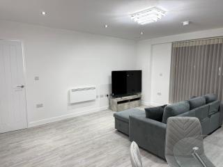 Serenity Waterfront 2 Bed Apartment - Northfleet - 5