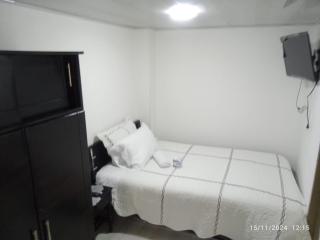 Habitación baño privado y parqueo edificio el Mirador cerca al centro de Manizales Caldas - Manizales - 4