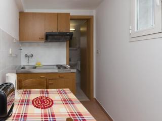 Apartments Miskovic - Studio Apartment with Balcony and Sea View East - 8