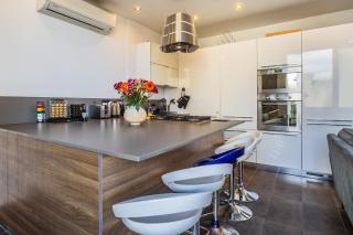 Vibrant Penthouse with Terrace St Julians Sleeps 4 - St Julian's - 6