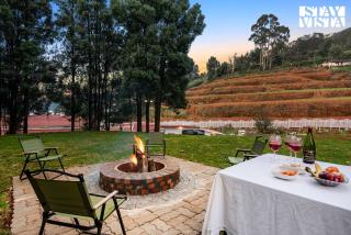 StayVista at Tiverton Bungalow ooty - Lawn, BBQ, Heater - Ooty - 9