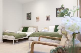 Grand Central Apartment - 2-Bedrooms - sleeps 6 comfortably - Perfect for Families - Contractors - Professionals - Central Station - 4