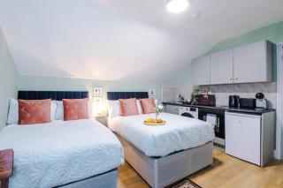 Victoria Park Studio 9 - Free Parking, WiFi, Near Train Station, Free Netflix, Prime & DisneyPlus - Leamington Spa - 9
