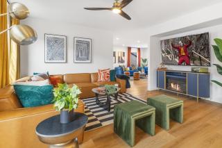 NEW Amazing Game Room and Heated Pool 6BDRM Home - Henderson - 5