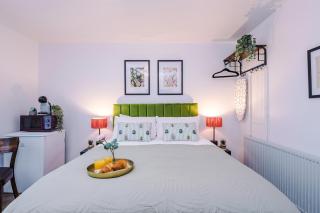 Victoria Park Studio 10 - Self Contained, 5 Mins Walk To Train Station & Town Centre, Free Parking - Leamington Spa - 0