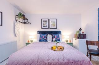 Victoria Park Studio 11 - Free Parking, WiFi, Near Town Centre, Free DisneyPlus, Prime & Netflix - Leamington Spa - 9