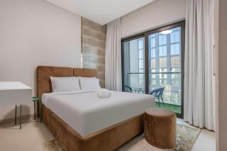 STAY BY LATINEM Luxury 1BR Plus Study Holiday Home CV A2712 Near Downtown - Dubai - 4