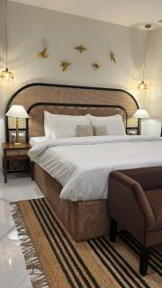 Luxe Upper Crest - 2