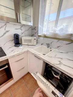 A 2 pas des plages et centre 324L TER - 1