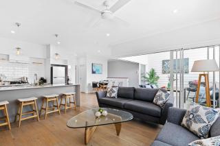 Stylish 3BR Townhouse CampHill - WiFi, Parking - 5