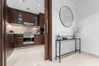 Magnificent - New Stylish 1 BR in Downtown Dubai - 4