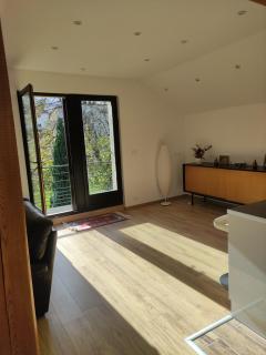 Appartement au calme, dans résidence sécurisée avec place de stationnement - - 0